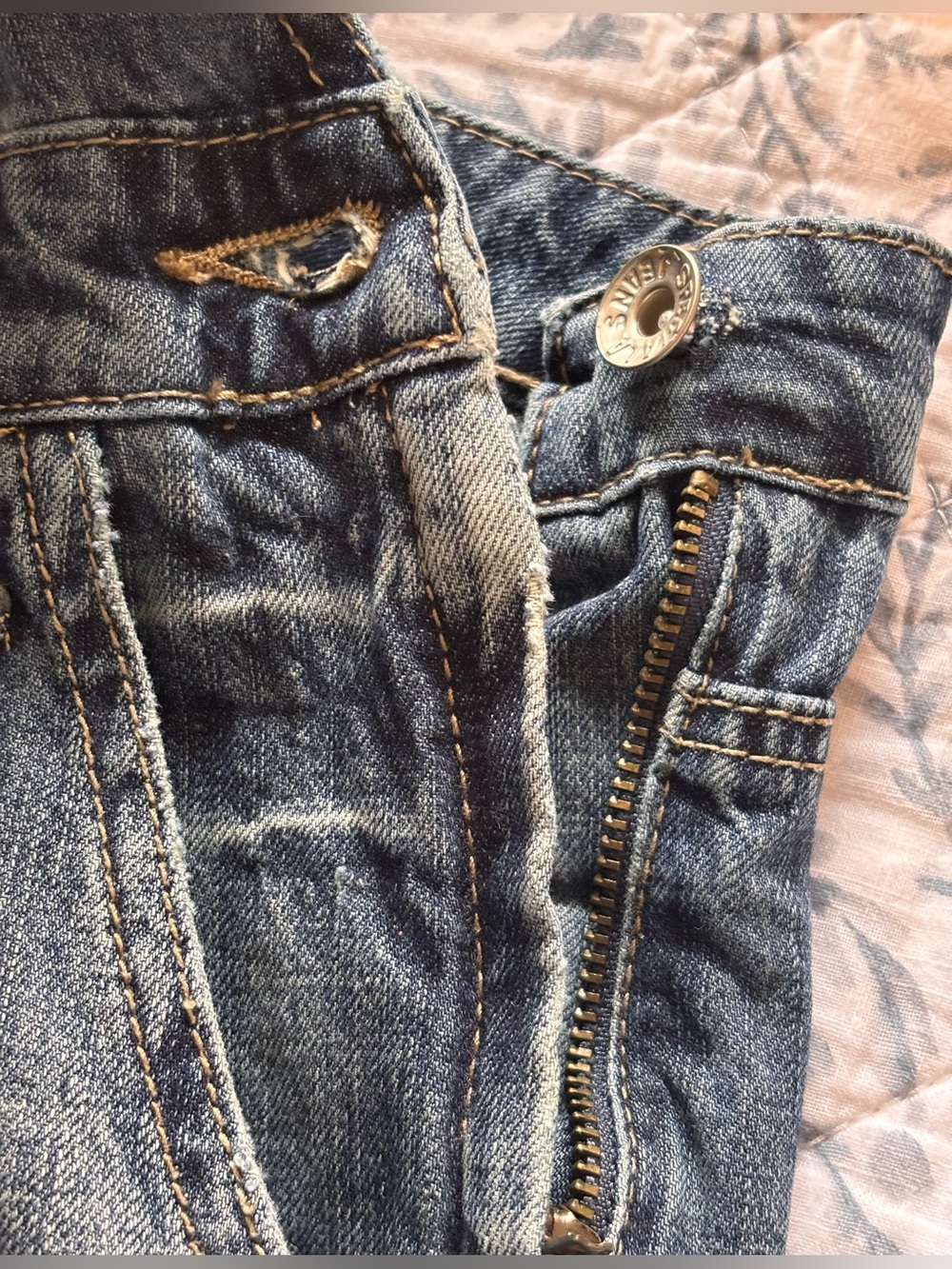 Designed by Special A in Los Angeles Distressed Denim Bib Overalls Size Large - Picture 9 of 15